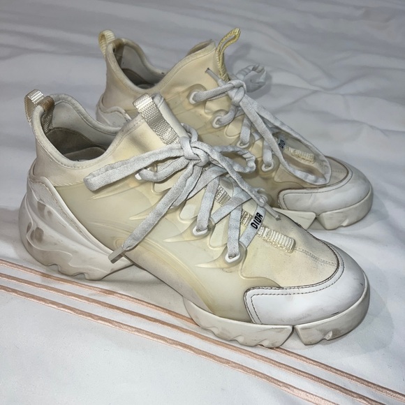 DIOR d-connect sneaker in white - Picture 3 of 6